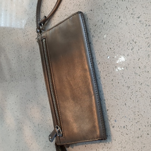 Coach Silver Leather Wristlet CLOSING CLOSET - Picture 4 of 12